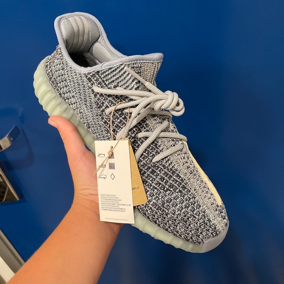 YEEZY BOOST 350 ASH BLUE